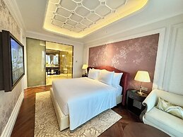 Golden Imperial Hotel