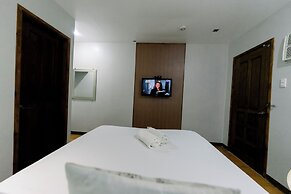 Madonna Hometel and Suites