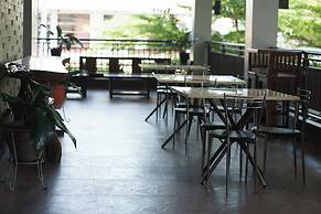 Madonna Hometel and Suites