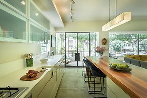 Spacious & Green 3BR Apt w Balcony