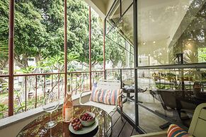 Spacious & Green 3BR Apt w Balcony