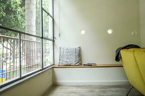 Spacious & Green 3BR Apt w Balcony