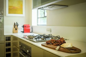 Spacious & Green 3BR Apt w Balcony