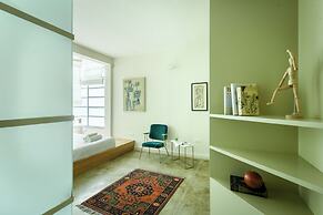 Spacious & Green 3BR Apt w Balcony