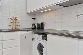 Family Apartment Wrocław by Renters