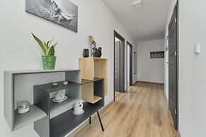 Family Apartment Wrocław by Renters