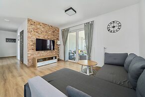 Family Apartment Wrocław by Renters