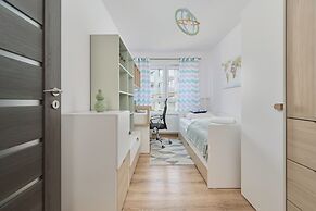 Family Apartment Wrocław by Renters