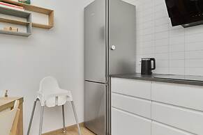 Family Apartment Wrocław by Renters