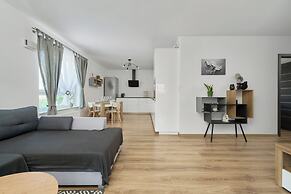 Family Apartment Wrocław by Renters