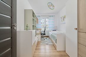 Family Apartment Wrocław by Renters