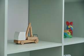 Family Apartment Wrocław by Renters