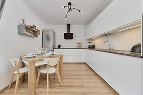 Family Apartment Wrocław by Renters