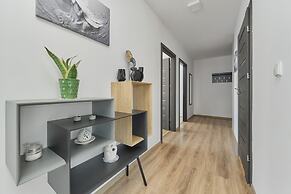 Family Apartment Wrocław by Renters