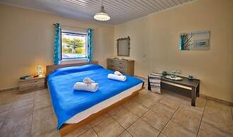 Nyktelia Holiday Villa