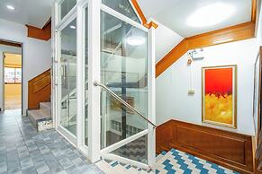 Patong Social Hotel & Restaurant