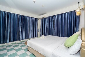 Patong Social Hotel & Restaurant