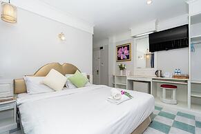 Patong Social Hotel & Restaurant