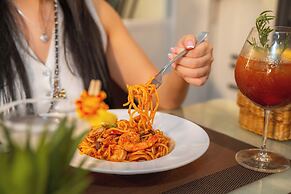 Patong Social Hotel & Restaurant