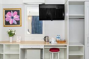 Patong Social Hotel & Restaurant