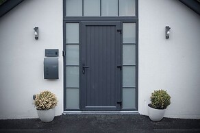 The Hideaway - 2 Bed Holiday Home - Little Haven