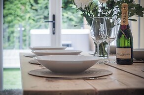 The Hideaway - 2 Bed Holiday Home - Little Haven