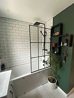 Spacious & Central 2BD House - Brighton
