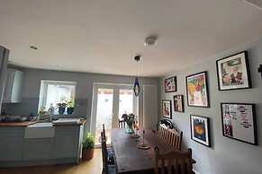 Spacious & Central 2BD House - Brighton