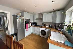 Spacious & Central 2BD House - Brighton