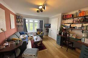 Spacious & Central 2BD House - Brighton