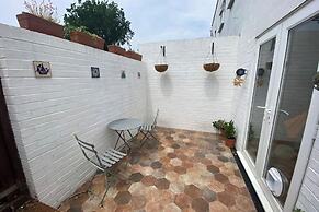 Spacious & Central 2BD House - Brighton