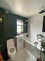 Spacious & Central 2BD House - Brighton