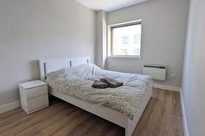 Bright 2BD Flat With Private Balcony - Dublin