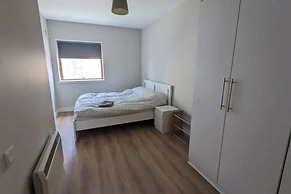 Bright 2BD Flat With Private Balcony - Dublin