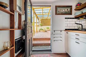 Cozy Apartment w/ Terrace Close to City Center