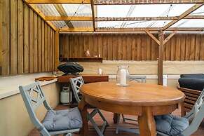 Cozy Apartment w/ Terrace Close to City Center