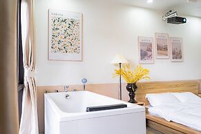 Aimee House - Pham Hong Thai