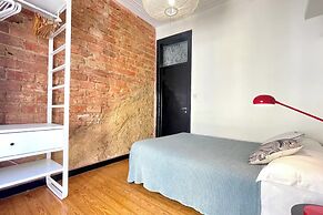 Central Hidden Gem, Rustic Modern 2 Bedroom Flat