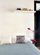 Central Hidden Gem, Rustic Modern 2 Bedroom Flat