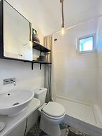 Central Hidden Gem, Rustic Modern 2 Bedroom Flat