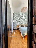 Central Hidden Gem, Rustic Modern 2 Bedroom Flat