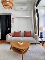 Central Hidden Gem, Rustic Modern 2 Bedroom Flat