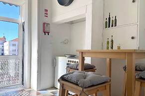 Central Hidden Gem, Rustic Modern 2 Bedroom Flat