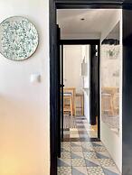 Central Hidden Gem, Rustic Modern 2 Bedroom Flat