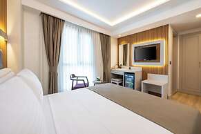 Carina Gold Hotel and Restaurant