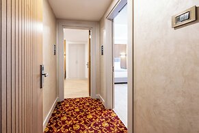 Carina Gold Hotel and Restaurant