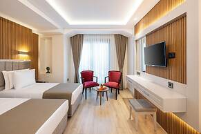 Carina Gold Hotel and Restaurant