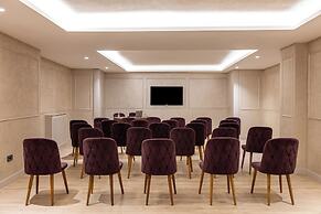 Carina Gold Hotel and Restaurant