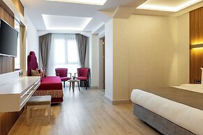 Carina Gold Hotel and Restaurant