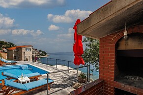 Pool Apartment Yellow Sun Omiš